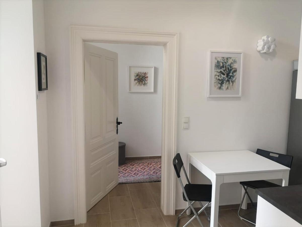 Апартаменты Ruhige Art-Garconniere Mit Balkon Вена Экстерьер фото